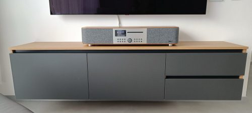 Interierovy-nabytek-TV-sestava, materiál lamino EGGER PerfectSense v kombinaci s dřevo-dekor