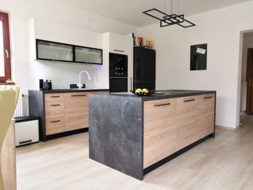 Moderní kuchyně, lamino dřevo-dekor