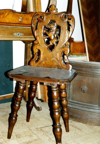 Řezbářství, židle z masivu