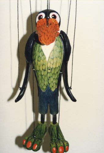 Dřevěná dekorace - ručně vyřezávaný papoušek, materiál lípa