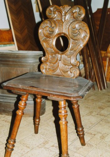 Řezbářství, židle z masivu